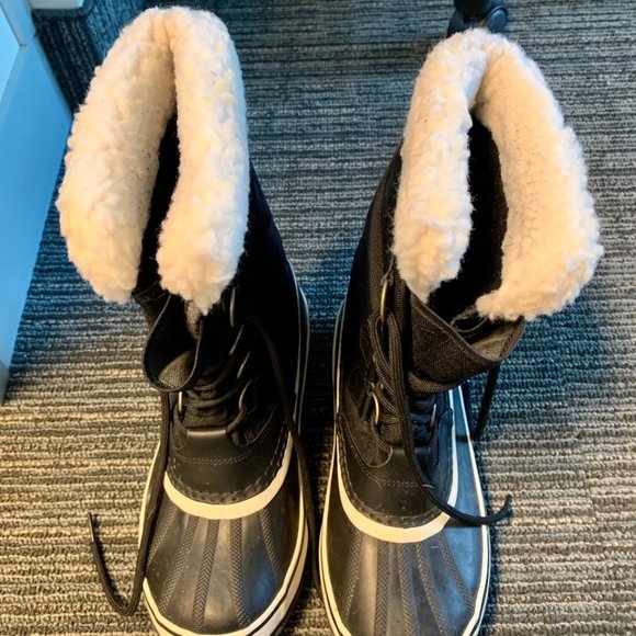 SOREL BLACK BOOTS EXCELLENT CONDITION - Picture 2 of 6